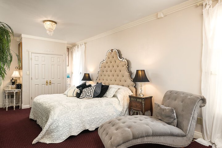Room 11 of 62