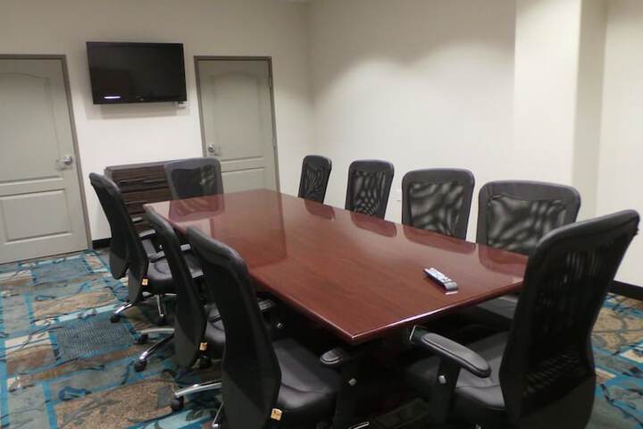 Business Center 52 of 53