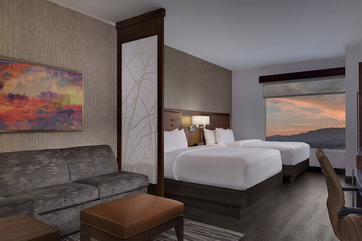 Room 14 of 24