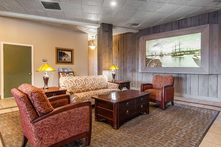 Hotel Interior 10 of 37