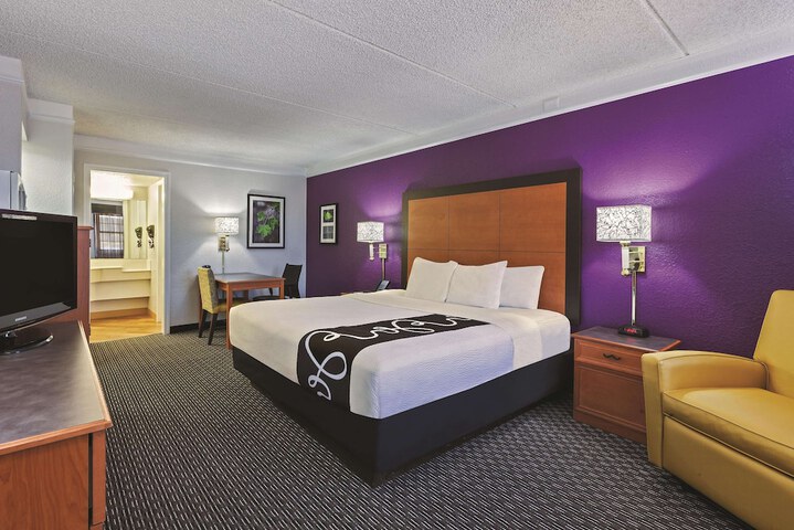 Room 14 of 27