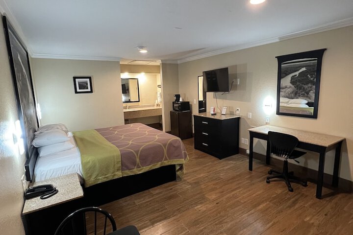 Room 17 of 54