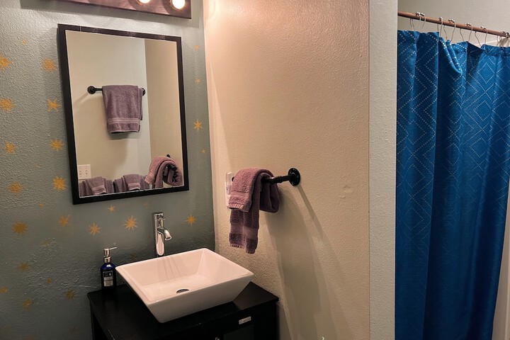 Room 7 of 28