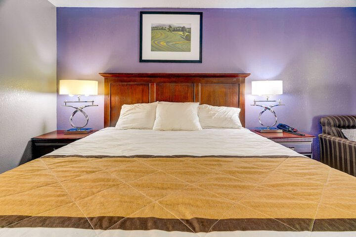 Room 21 of 28