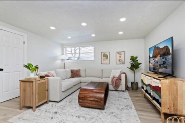 Modern Sugarhouse Condo Near Ski & Downtown