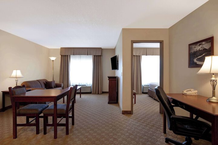 Days Inn by Wyndham Dawson Creek