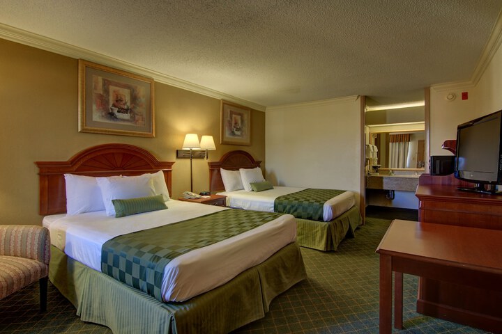 Room 21 of 40