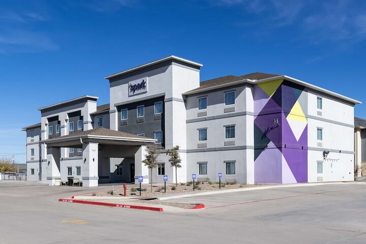 Hotel 2 of 32
