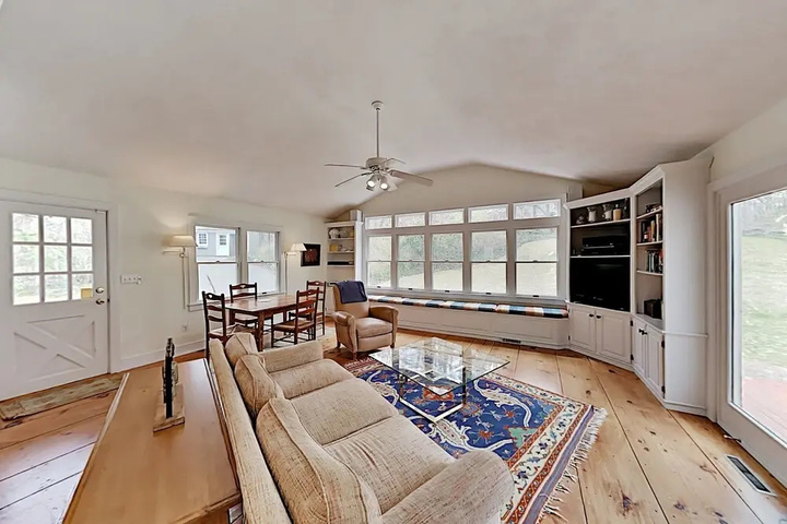Timeless Cape Near Cold Storage Beach 4 Bedroom Home