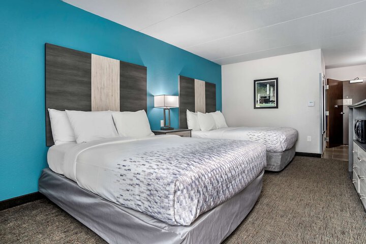 Room 8 of 32
