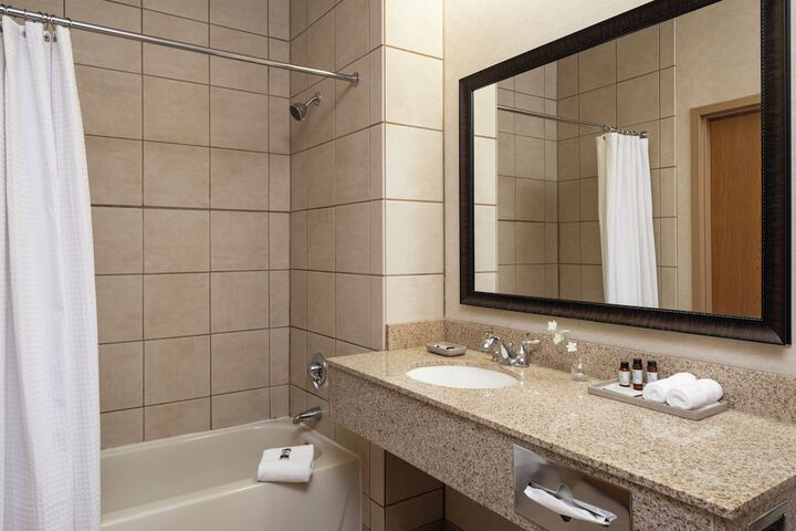 bantr Grand Hotel Wausau - Rothschild