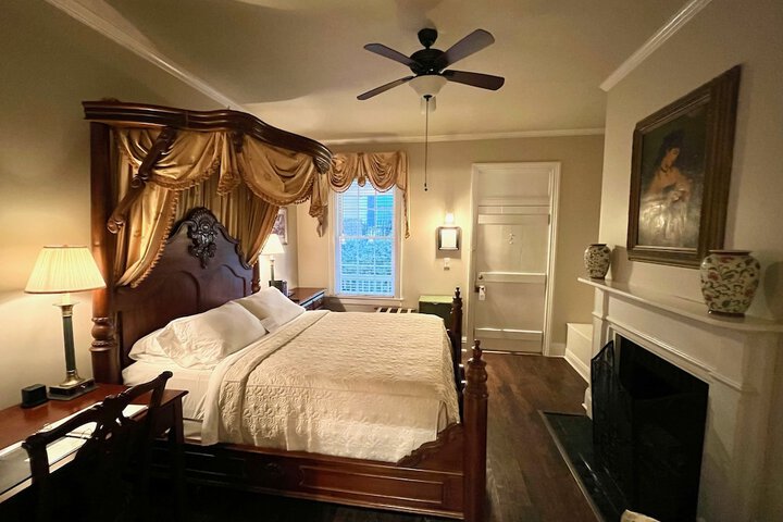 Room 110 of 147