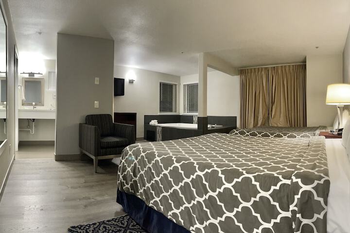 Americas Inn & Suite