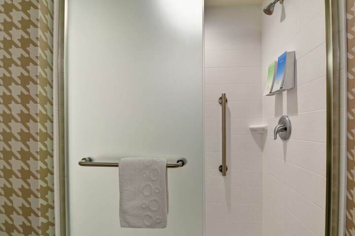 Room 12 of 42