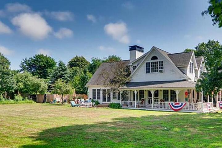 West Tisbury Inn