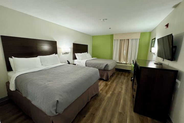 Room 10 of 17