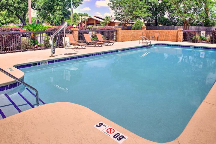 Pool 4 of 60