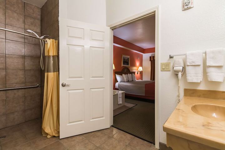 Motel 6 Alvarado TX