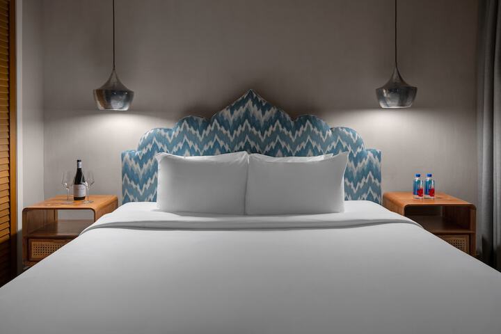 Room 34 of 60