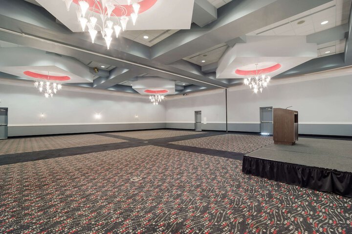 Quality Inn & Suites Conference Center Statesboro Historic District