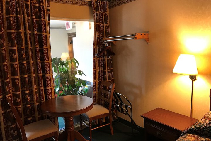 Room 44 of 60