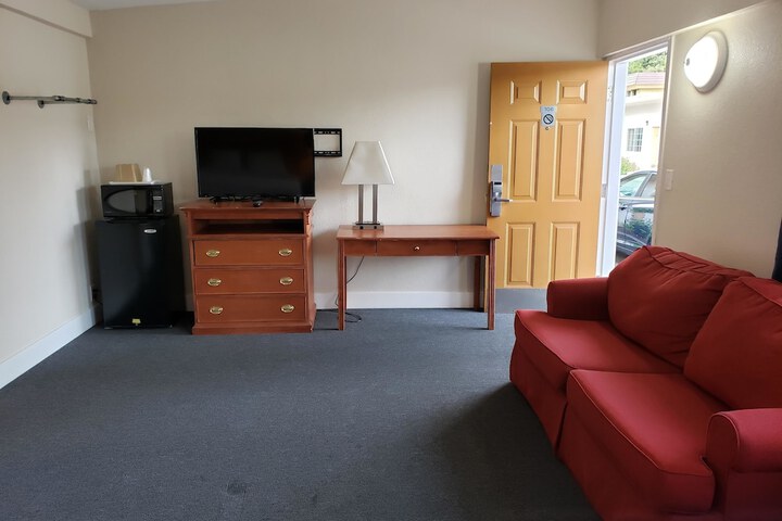 Room 43 of 49