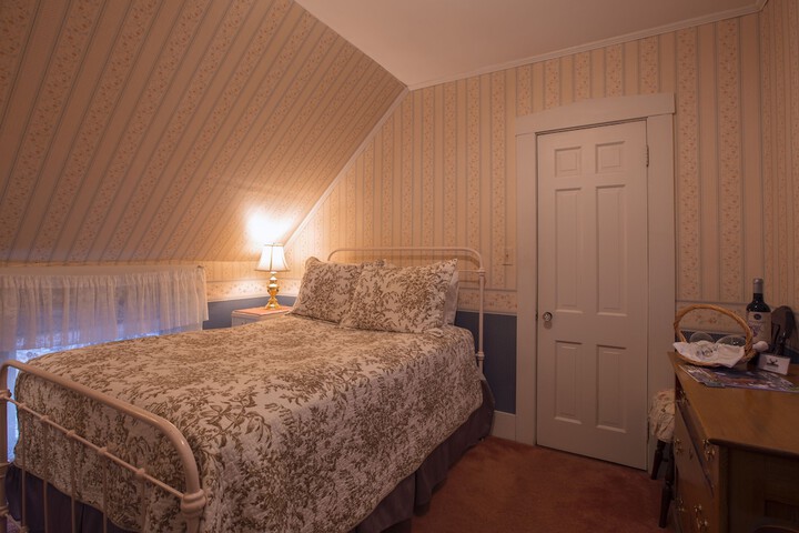 Room 30 of 53