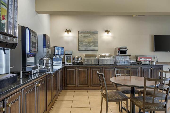 Best Western Plus Fredericton Hotel & Suites