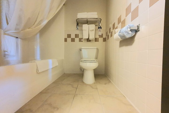 Room 12 of 66