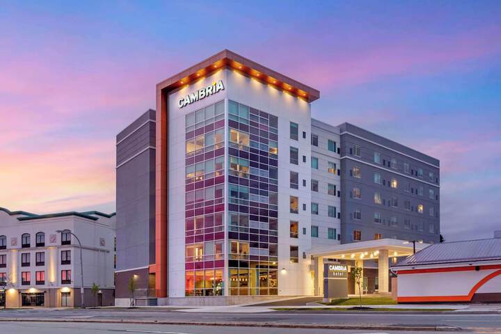 Cambria Hotel Niagara Falls