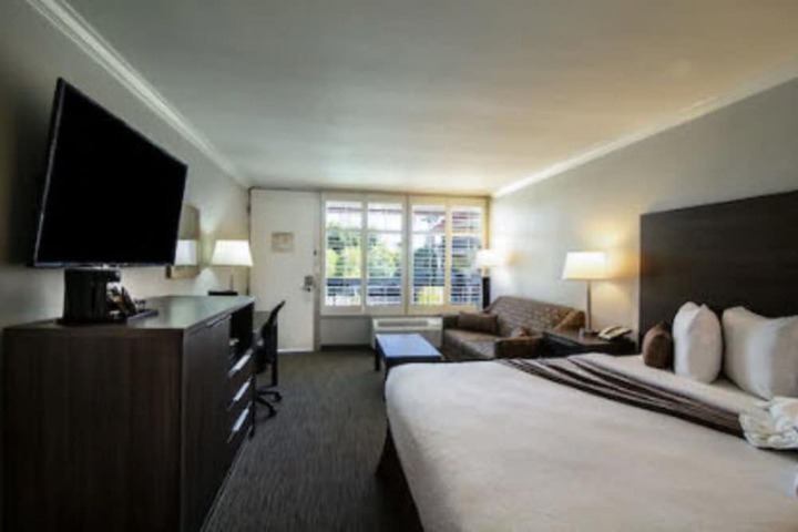 Room 22 of 42