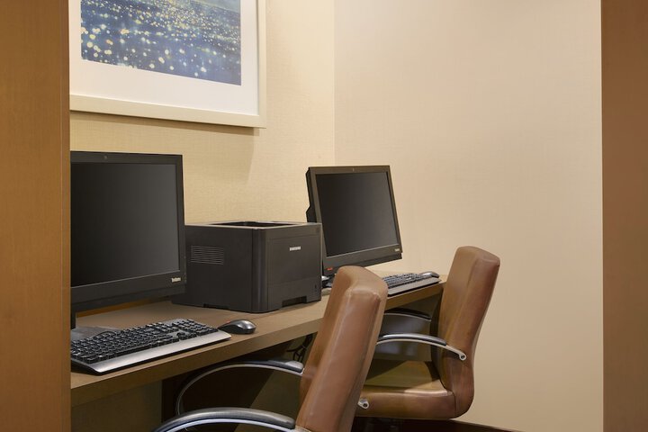 Business Center 21 of 21