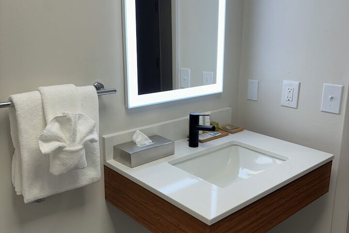 Country Inn & Suites by Radisson Shelby, NC