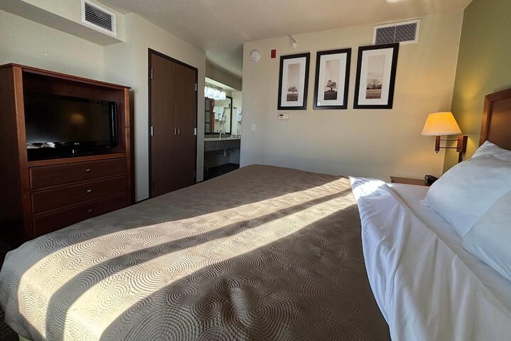 AmericInn by Wyndham Kewanee