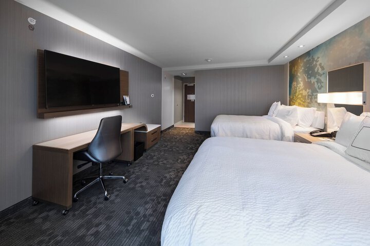 Room 12 of 32