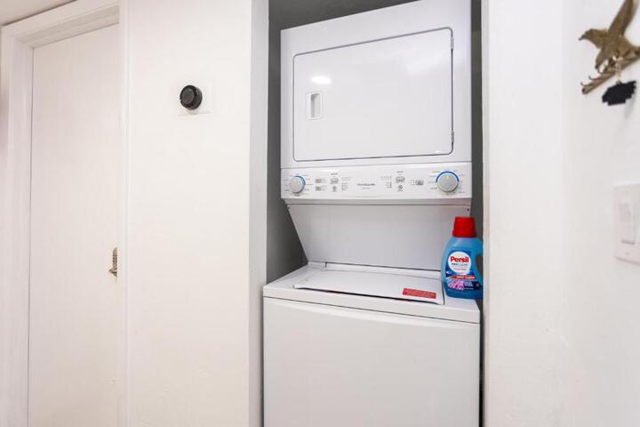 Bass & Sun Condominium 2 / 2 Bedroom