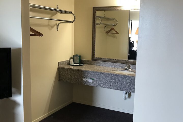 Room 29 of 34