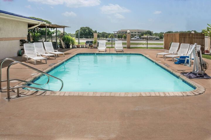 Pool 3 of 10