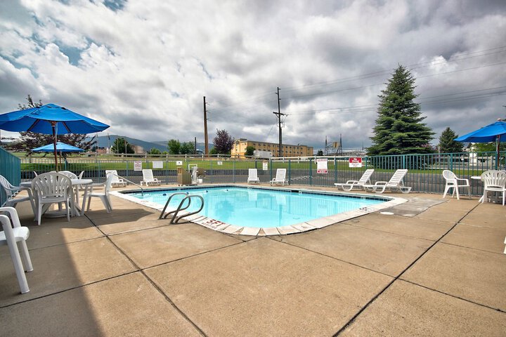 Pool 2 of 29