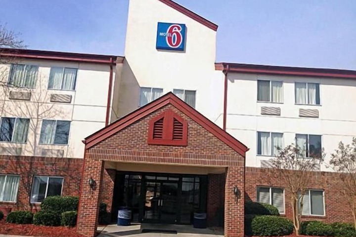 Hotel 7 of 34