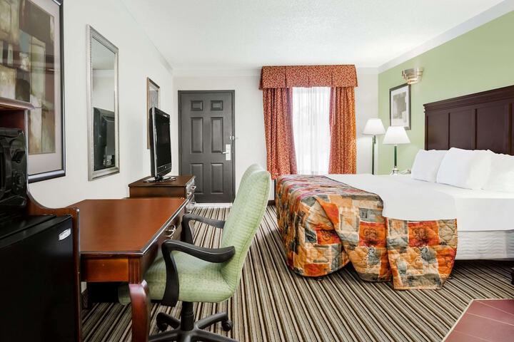 Days Inn by Wyndham Oneonta AL