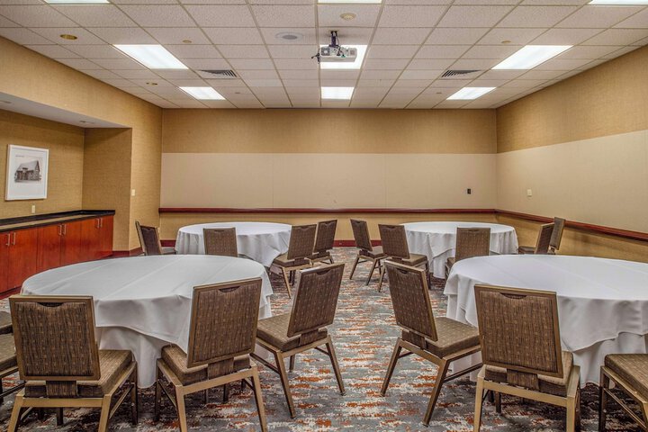 DoubleTree by Hilton Hotel St. Louis - Chesterfield