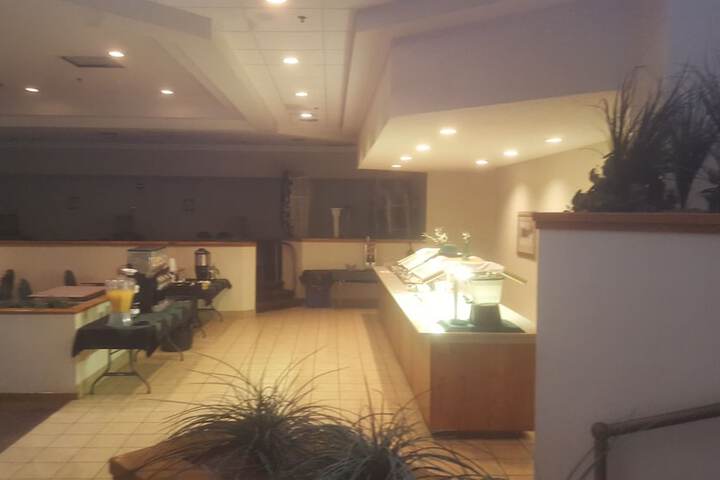 Salina Ambassador Hotel and Conference Center