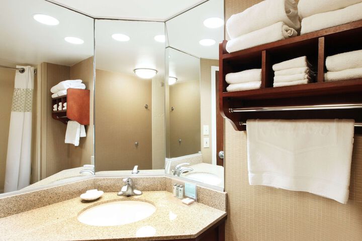 Room 18 of 28
