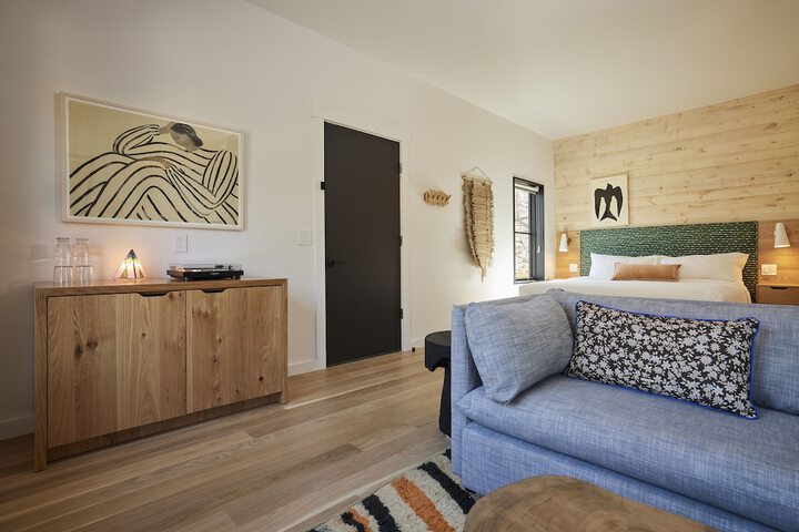 Woodstock Way Hotel