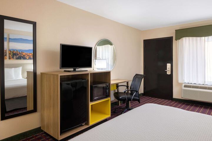 Room 15 of 26