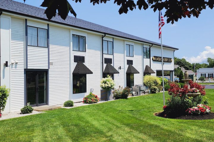 Ambassador Inn & Suites
