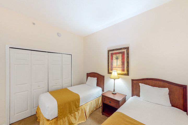 Room 28 of 63