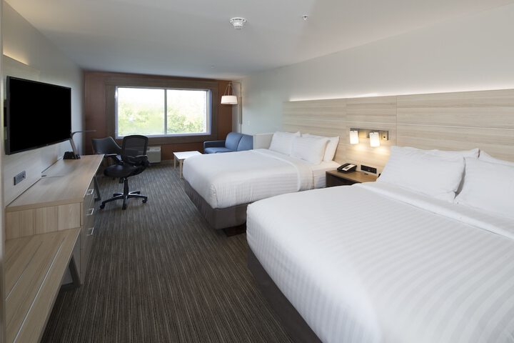 Room 10 of 26