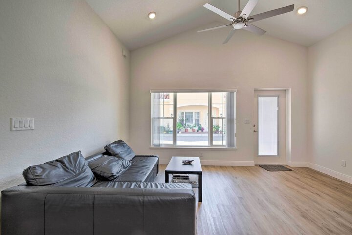 Sleek Tavares Condo 3 Miles to Downtown